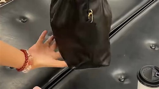 蔻驰包包，百搭时尚之选