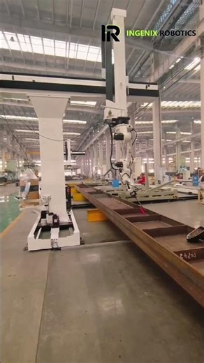 9-axis robotic welding system for large steel structures from Ingenix Robotics