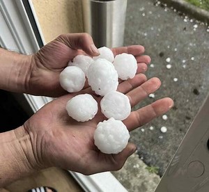Grêlons de 5 à 6 cm, chutes d’arbres, inondations : de forts orages se sont abattus sur la