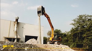 It only takes a few minutes and an excavator to crush an 8-meter light pole. See how! | MB crusher - MB SpA