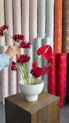 Making ikebana style centerpiece #florist #floral #floraldesign #art #bouquet #flowershop