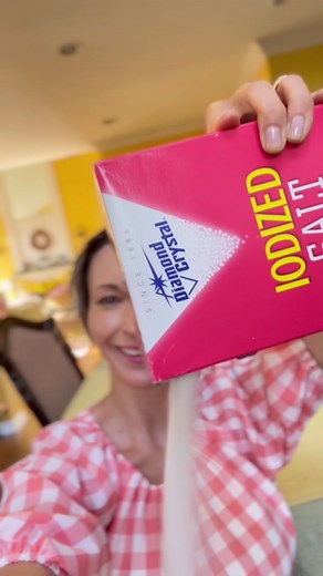 How to make Edible Colored 💚🧡💜Dyed 🧂 Salt DIY Tracing Tray See my blog for details and a📝 recipe https://montessorifromtheheart.com/2022/07/26/colored-dyed-salt-writing-trays/ ▫️▫️▫️ Dyed {colored} salt 🧂 is soo satisfying! Silky to touch, taste-safe, non-perishable! And it is so easy to make! And the best part it will entice even the most reluctant writer ✍️ to practice letter formation! Have a non-writing toddler? Hide animals, shapes, numbers or alphabet and offer them to seek and find!