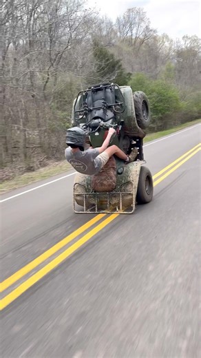 #atv #automobile #offroad #atvoffroad #mud #kodiak700 #mudding #sendit #fun #offroadvehicle #super