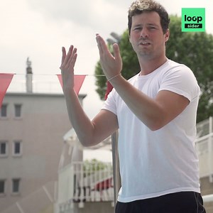 27K views · 227 reactions | Morgan est prof de physique-chimie le jour et influenceur TikTok aux 300 000 abonnés le soir. Il nous raconte pourquoi il a décidé de poster des vidéos de ses expériences sur la plateforme. | Loopsider | Facebook