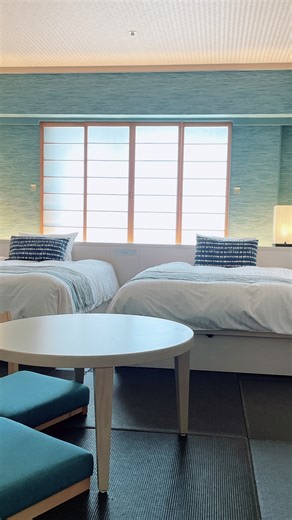 【公式】ロワジールホテル那覇 LOISIR HOTEL NAHA on Instagram: "本日はお子さま連れに人気の和室をご紹介します✨ 入口から靴を脱ぐ造りで、客室には畳が敷かれており、赤ちゃんをお連れのお客様もゆっくり寛ぐことができます。 朝食ビュッフェでは離乳食をご用意することも可能です。 ※離乳食は事前予約制となります。ご宿泊予約の際にご相談ください👶 子育てファミリーが安心して快適に過ごせる環境とサービスをご用意してお待ちしております✨ 沖縄旅行の際には、ぜひご検討ください🌴 ーーーーーーーーーーーーーーーーーーーーーーーーー 🏝ロワジールホテル 那覇 🏝ロワジール スパタワー 那覇 📍〒900-0036 沖縄県那覇市西3-2-1 ーーーーーーーーーーーーーーーーーーーーーーーーー #沖縄家族旅行 #赤ちゃん連れ旅行 #ロワジールホテル那覇 #ロワジールスパタワー那覇 #沖縄ホテル #沖縄観光 #沖縄旅行 #沖縄家族旅行 #沖縄 #沖縄好きな人と繋がりたい #那覇観光 #沖繩 #沖繩旅遊 #오키나와관광 #오키나와 #bar #hotelstay #japan
