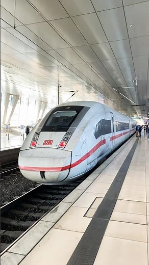 DB ICE 4 train arrives at Frankfurt airport station 🇩🇪