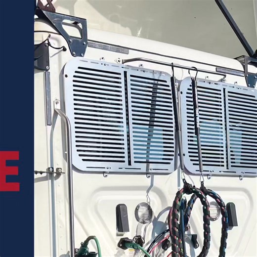 23 reactions | RealWheels New Window Guards add style to the rear windows while protecting them from kicked-up rocks and debris. The Rear Window Guards fit a variety of Peterbilt and Kenworth trucks as well as Freightliner Cascadia Day Cabs. Available in either a Brushed Stainless Steel or Stealth Black Steel. Buy now at https://to.realwheels.com/tmLWjsdu RealWheels Corp #realwheels | Largecarmag Steve | Facebook