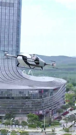 13K views · 64 reactions | LES VOITURES VOLANTES DÉCOLLENT ENFIN Après des décennies de battage médiatique autour de la science-fiction et de promesses non tenues, des voitures volantes sont désormais construites et testées. L’avenir qui nous a été promis pourrait enfin prendre son envol. Source : Xpeng | Zoé reconciliation | Facebook