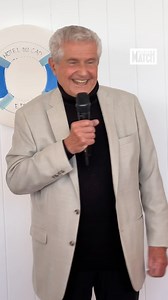 Quand Claude Lelouch regardait « Un homme et une femme » avec le général de Gaulle et son épouse Yvonne 📽️ Le voici lors du vernissage de l’exposition Brigitte Bardot x Paris Match à l’hôtel du Cap Eden-Roc, en partenariat avec Louis Roederer. | Paris Match
