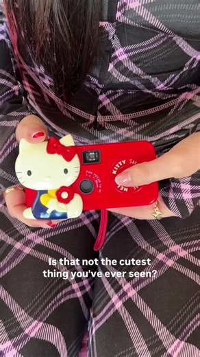 Unboxing the Adorable Hello Kitty Camera