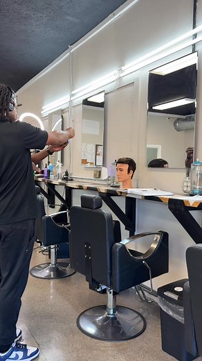 Today’s lesson: the art of the razor. 💪 Students learned how to properly hold, angle, and glide the straight razor for precise shaves and crisp lineups. From stretching the skin to maintaining the perfect angle, this skill separates barbers from beginners. 🔥 Learning the razor is a milestone every barber must conquer — and at Christopher Barber College, we make sure our students leave with the confidence to handle every blade with precision and professionalism. 💯 #BarberTraining #BarberSchool