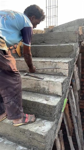 ikrama shiekh on Instagram: "How to Remove Staircase Shuttering"