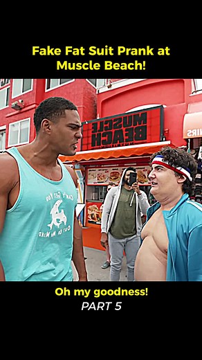 Fake Fat Suit Prank at Muscle Beach! 💪 | Part 5 #lifting #desafio #academia #strength #training #bodybuilding #challenges #gym #deadlifting #workout #foryouu #foryoupage #springbar #treino #força #viral #hanging #lastone