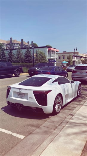 Exploring the 2016 Lexus LFA: A Car Enthusiast's Dream