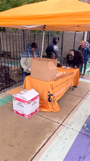 Today’s Good Neighbor Campaign in collaboration with Chi-Care Chicago was a beautiful success! Together, we served free hot meals to those in need and spread warmth, compassion, and connection across the West Side. We’re grateful for every volunteer, supporter, and community member who showed up to make a difference. Events like these remind us that when we come together, we can truly help one another thrive. 4457 W. Madison St, Chicago, IL #GoodNeighborCampaign #ChiCareChicago #WestSideUnity #C