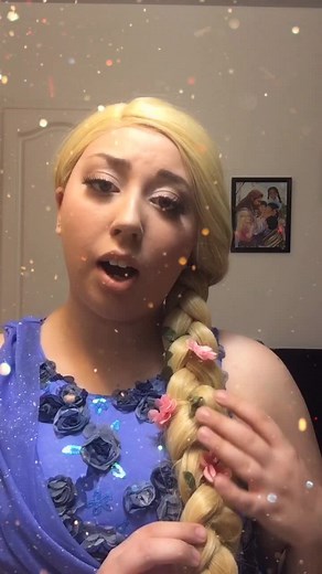 Flower gleam and glow ✨ 🌸 #rapunzel #tangeled #flowergleamandglow #sing #singing #healingincantation #fyp