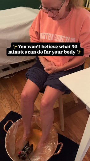 Feeling drained, foggy, or just off? These detox sessions were made to recharge your energy fast. 🌿 Detox Foot Bath – pulls out what your body no longer needs ⚡ PEMF Therapy – recharges your cells, balances your energy field 30 minutes → lighter, clearer, calmer. Ready to reset before the holidays? Book your reset at Luxe & Nature this week ✨ DM “RESET” for the details. | Luxe & Nature Wellness