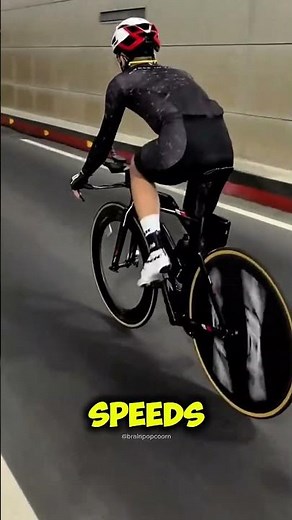 💧 The Triathlon Bike That Drinks for You! | Innovative Hydration System Explained