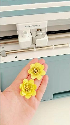 🌸 Easy Rolled Flowers with Cricut Maker 4! DIY Paper Flowers Tutorial 🌿✨ #diy #cricutmaker4