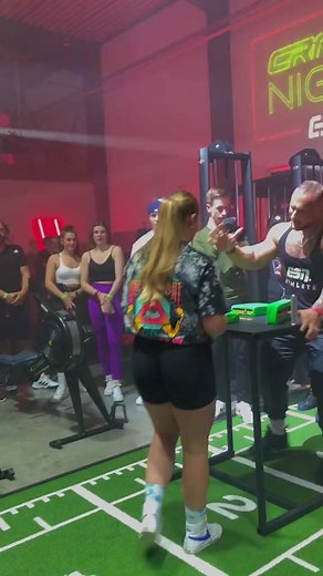 Das war nur das warm up. 🫡🥲 #leonidas #armwrestling #esn #cranknight #esncranknight #isoclear #crankfocuspro | Armwrestling World