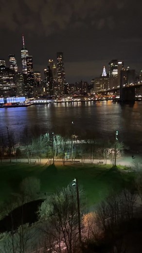 Exploring DUMBO in New York City with Kevinrsamuels