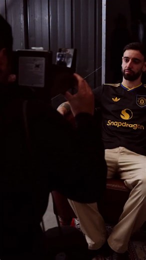 Take a peek behind the scenes of our 2025/26 third kit shoot 🎬🌓 | Manchester United