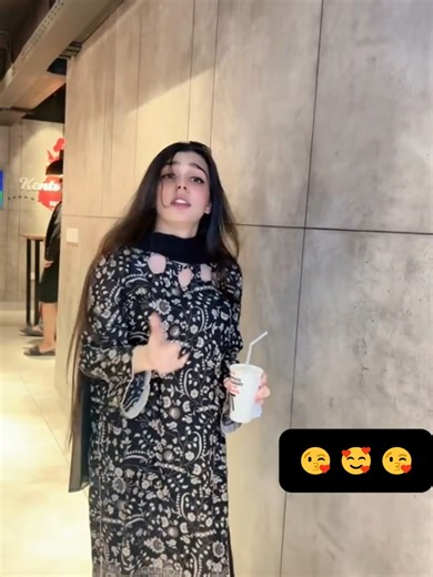 Hotness with class 👑”#viralvideo #urducontent #pakistan