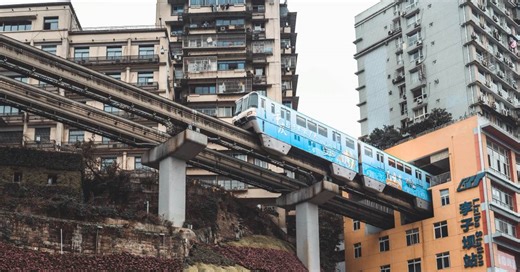 Chongqing: a cidade futurista da China onde trens atravessam prédios