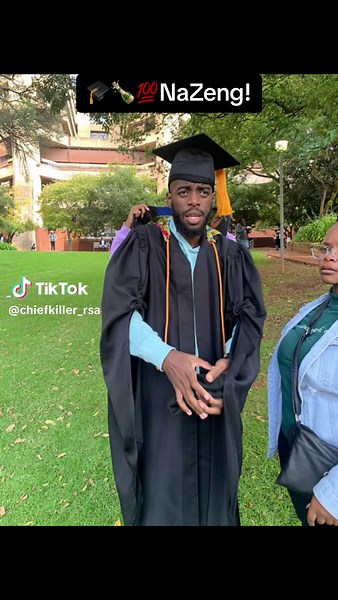 Funny Graduation Trend at UJ University with NaZeng!