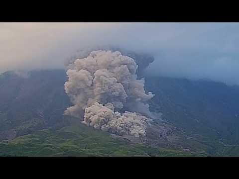 Jul 2, 2026: Warning Siren Sounds as Semeru Pyroclastic Flow Descends the Volcano