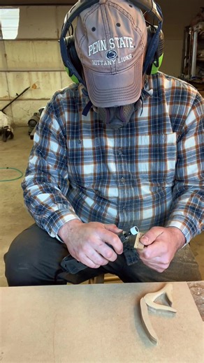 20 hours in and it’s finally starting to come alive. All the pieces are cut, everything is rough shaped, and now you can really see the wildlife scene starting to take form. This is the stage where flat wood turns into movement and depth. Still a long way to go… but we’re officially past the “pile of parts” phase. Now the real fun begins….. Sanding, oh so much sanding ahead!!!! #Intarsia #ScrollSawArt #WildlifeArt #WoodworkingLife #HandmadeWood