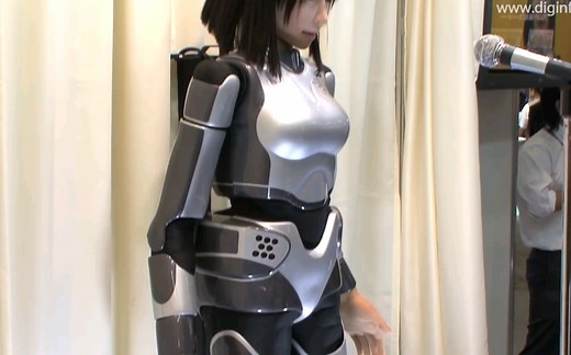 可以唱歌的女性型机器人HRP-4C