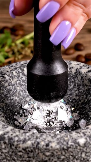 💙 Topaz ASMR 4K | Crushing Colorless Gemstone with Steel Pestle | Oddly Satisfying Sounds #asmr