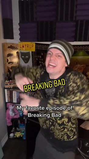 Ahh, the shenanigans these guys would always find themselves in @aaronpaul @bryancranstonofficial @breakingbad #breakingbad #singing