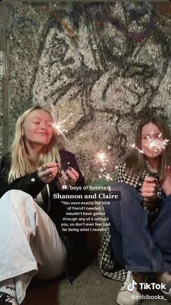 the friendships in these books are the most realistic and heartwarming ever || #booktok #booktokitalia #bookrec #bookaes #boysoftommen #binding13 #keeping13 #robibooks #fy