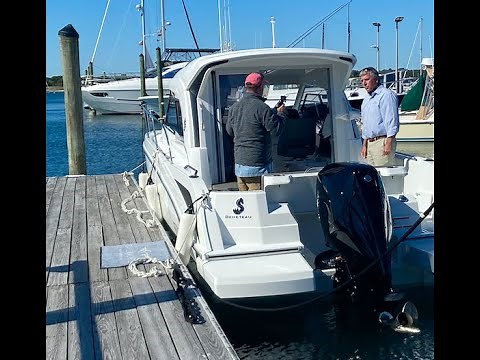 Walk through of a fun outboard powered pocket cruiser from Beneteau, the Antares 23
