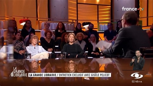 #Mundo | Gisèle Pelicot habló por primera vez en público en una entrevista televisada tras el juicio en el que su exesposo, Dominique Pélicot, fue declarado culpable de organizar violaciones en su contra durante años. La mujer de 73 años publicará el libro 'Un himno a la vida' y aseguró que busca convertir su testimonio en un mensaje para otras víctimas. Siga la señal de Noticias Caracol: tinyurl.com/4mshmc3c | Noticias Caracol