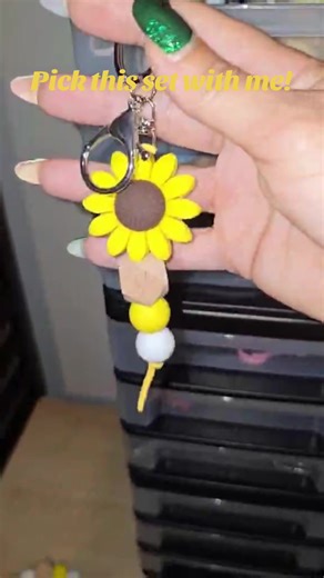 yellow sunflower 🌻 💛 #smallbusiness #vixenguard #selfdefensekeychains #safetykeychains #asmr