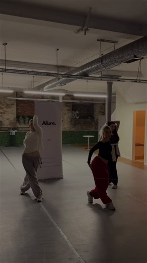 Allure Dance Collective | MCR on Instagram: "Ohhh these girls bodied class tonight 😍😍 🧠 @lucyf.dance 💃 @emilysherburnn @chloemae.dance @jessie_rae.mt 📍 @bcstudios_mcr Allure Core"