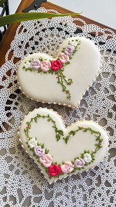78K views · 1.2K reactions | Floral Heart Cookies. #cookiedecorating #MyLittleBakery #roses #cookies #cookieart | My little bakery | Facebook
