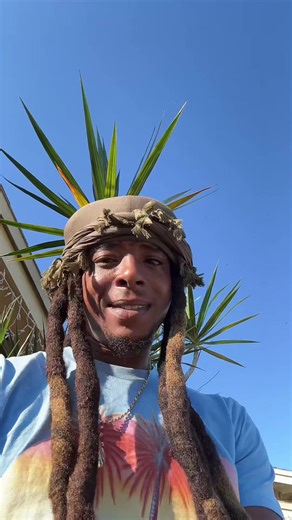 Go get you a Retro Tassel Twist Beanie 🫶🏾 #viralhairfinds #menandwomenhats #fashiontiktok #fashion #fashiondesigner