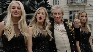 Clip "One More Time" : Rod Stewart signe un retour lumineux avant un nouvel album