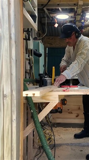 This Fold Down Router Table / MFT Workbench is Awesome for the Small Workshop - THE FULL BUILD