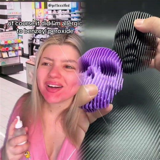 We don’t keep a manila folder for every customer #relatable #funny #greenscreen #sephora #karen