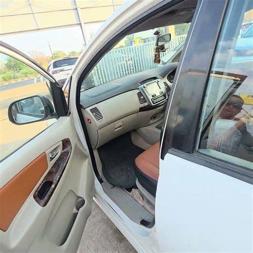 INNOVA V 2.5 # MODEL 2014 # READING 150000 # PRICE 6.5 lks # MOBILE 98857 74444