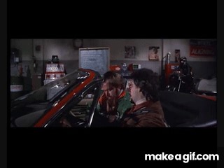 What's behind me... on Make a GIF