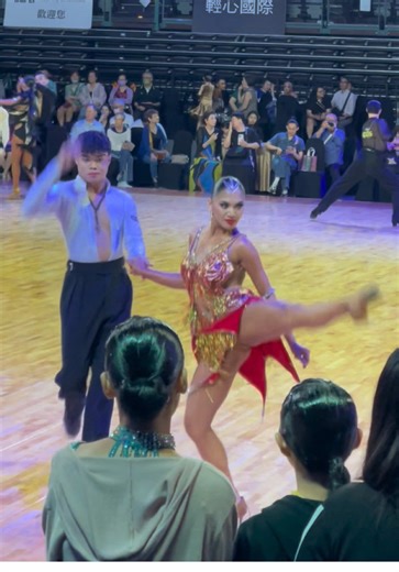 Hopping on this trend!! 💃🕺🏼 Chachacha dance during our first CTC Ballroom Dance Championship! A precious moment I will cherish for a lifetime.✨❤️ #dancesport #dancesportcompetition @sexy.ril