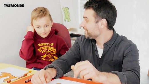 ✏️ Voici un nouveau tuto pour tout ceux qui aiment dessiner des animaux. Dans cette vidéo, vos enfants vont apprendre à dessiner un écureuil roux très mignon. Découvrir d'autres ateliers ▶️ http://jeunesse.tv5monde.com/ | TV5MONDE Afrique