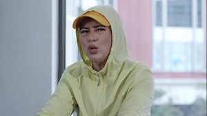 Siapa sahaja yang tidak mengenali dengan pelakon popular yang pernah membintangi filem Pasrah, iaitu Norman Hakim. Menerusi episod keempat rancangan Impiana Makeover Ruang Selebriti yang dihiasi dengan Ella Furniture Malaysia telah menyaksikan transformasi dekorasi makeover di kediaman Norman Hakim. Jadi bagaimana pula hasil dekorasi yang telah dilakukan dalam episod kali ini? Sama-sama kita saksikan Impiana Makeover Ruang Selebriti, Jumaat, jam 10 malam di saluran Astro Ria dan On Demand. #ches