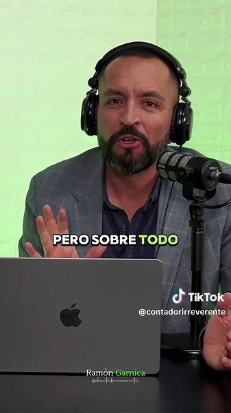 ¿Sigues pensando que tu contador debe hacer tus facturas? ¡Despierta!😐 Nadie conoce los movimientos de tu negocio como tú. Aprende a facturar y mantén el control total de tu negocio👍🏻 #ContadorIrreverente #podcast #paratii #fyp #conta #contador #facturas #negocio #contabilidad
